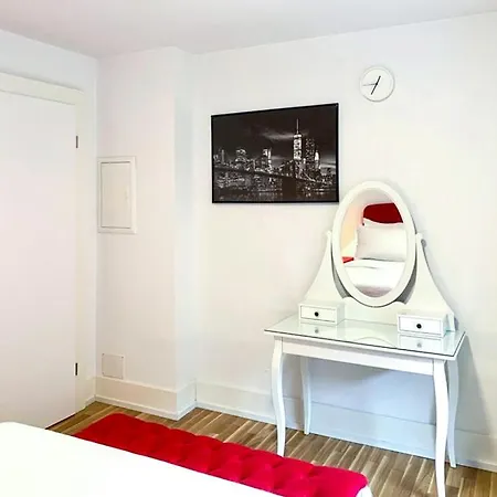 La Casa - Comfortable - By Pa Lucerna