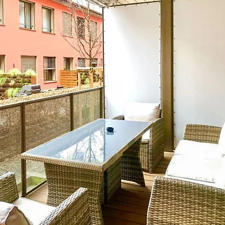 La Casa - Comfortable - By Pa * Lucerna